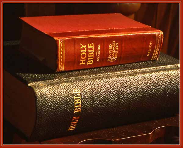 Bibles_9996iaW